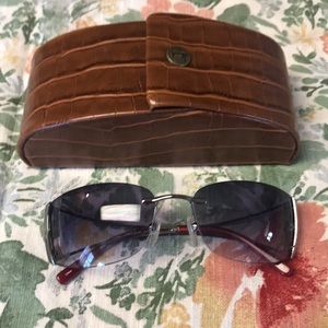 Tommy Bahama Accessories - Tommy Bahama sunglasses with case Tommy Bahama Accessories - Tommy Bahama sunglasses with case